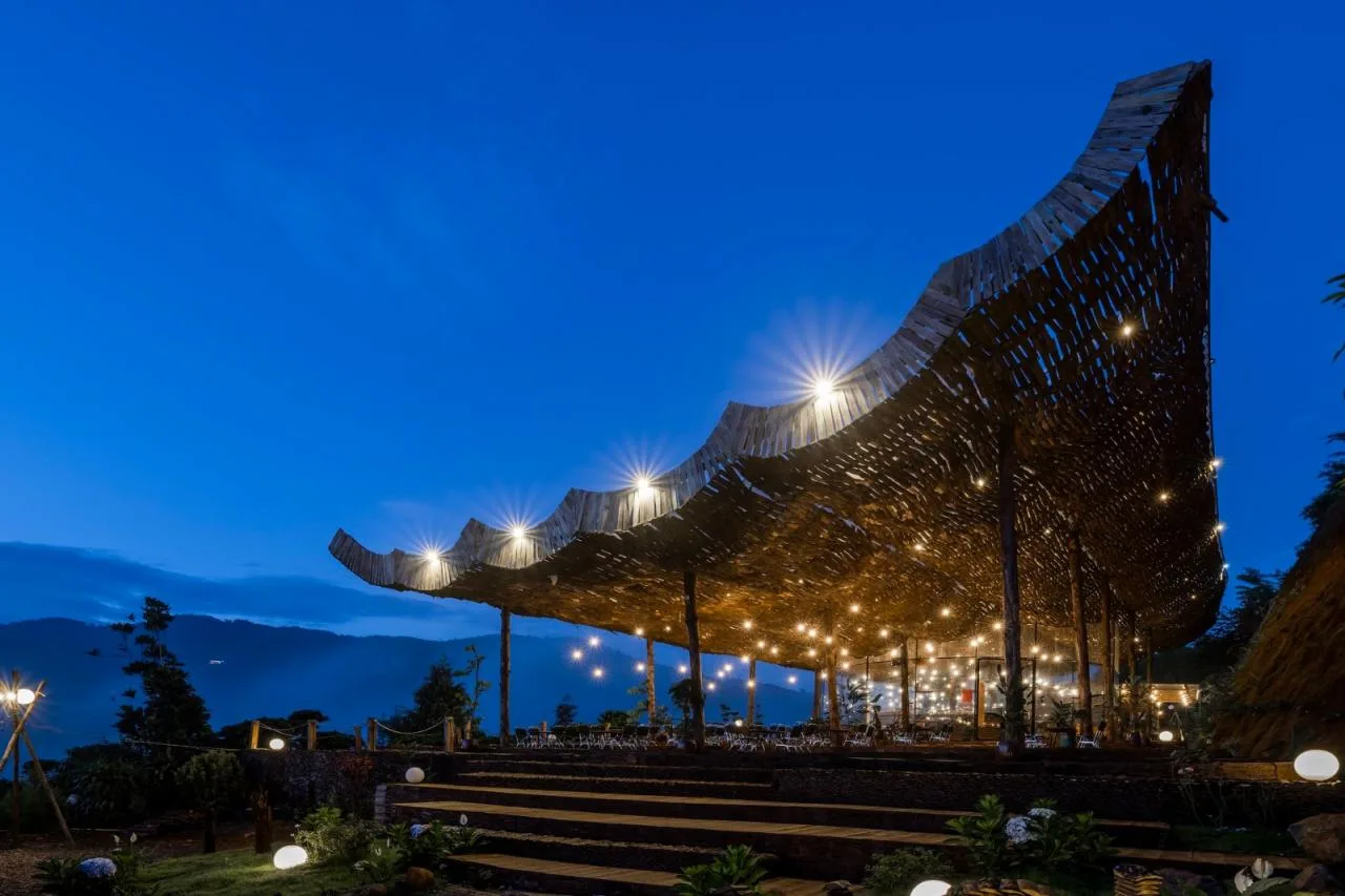 BIM Architecture | Faint Look at the Sky, Ruan's Coffee/The Bloom