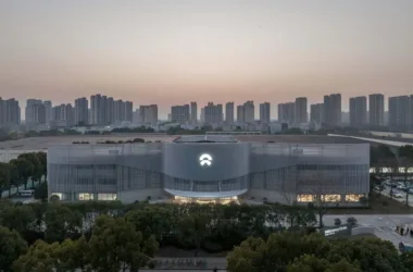 BIM Architecture at NIO Delivery Center by Kokaistudios-BIM WORLD