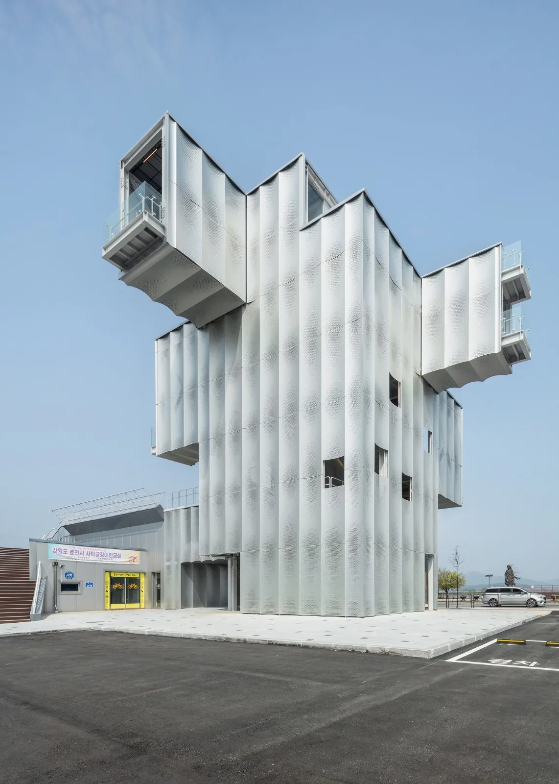 BIM Architecture | Advanced Use of Perforated Panels, Thousand Plateau Observation Deck/Emer sys