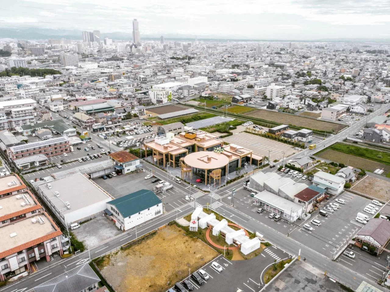 BIM Architecture | Dessert Bank, Entering the 'Giant Country'/Nichic Design