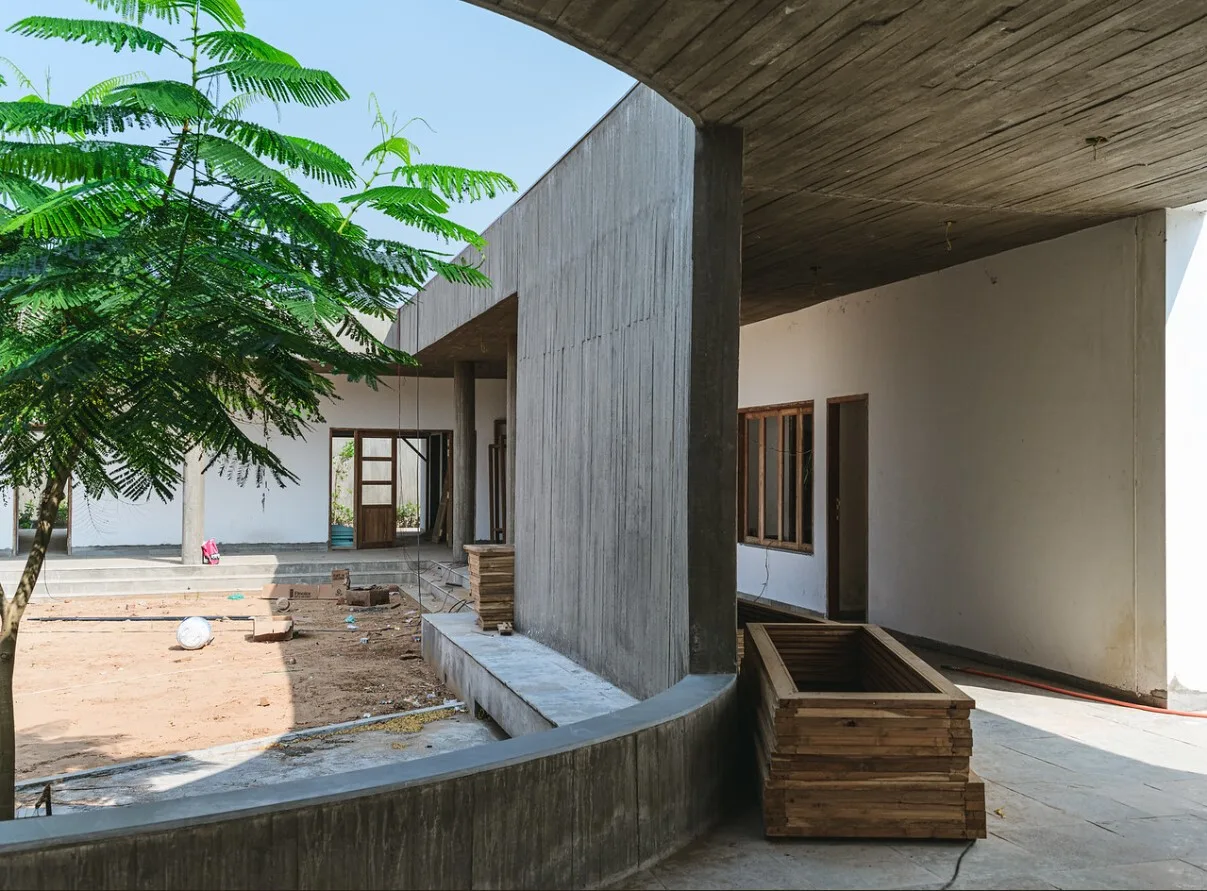 BIM Architecture | Enclosed Home/Design Ni Dukaan