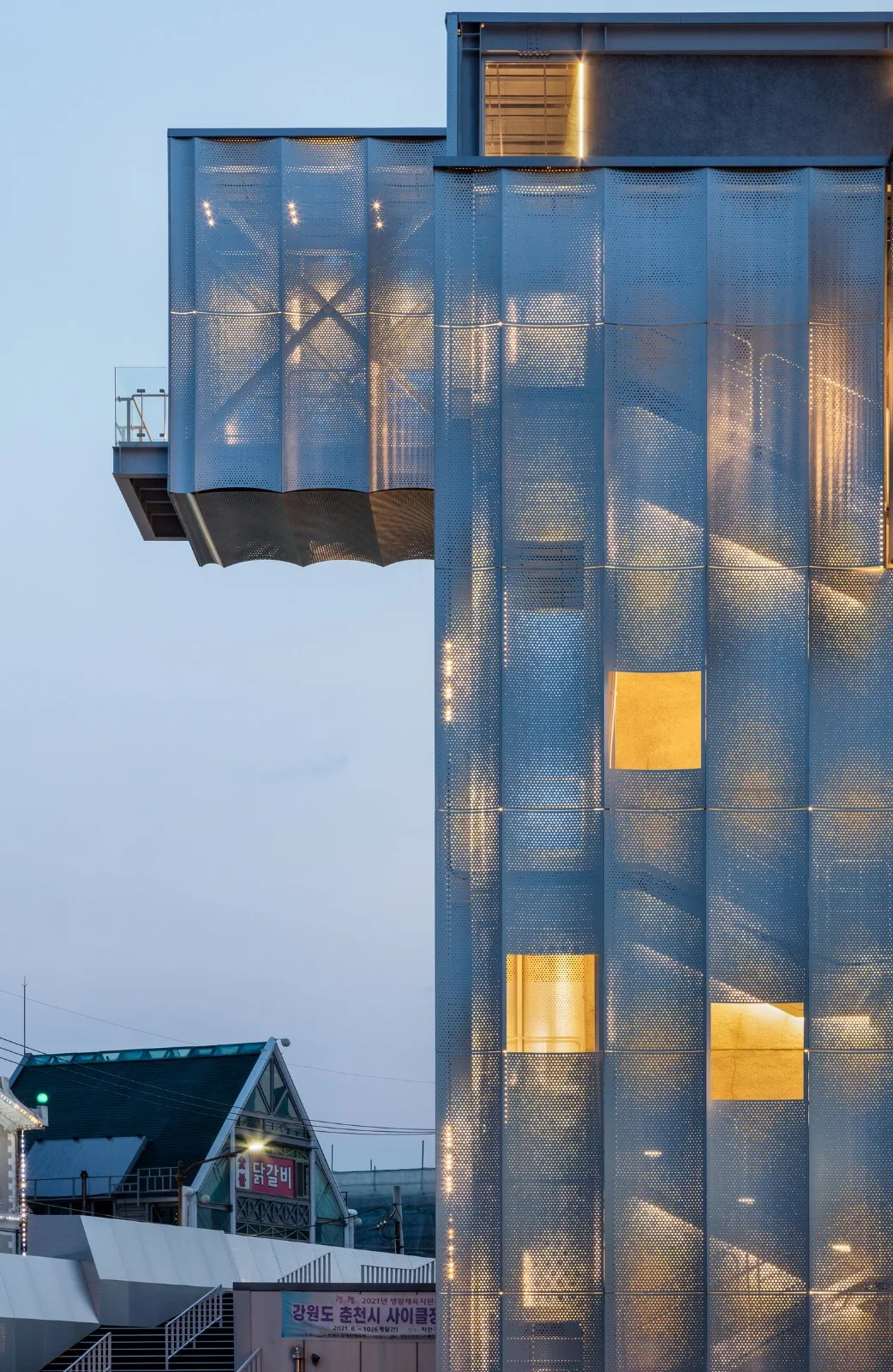 BIM Architecture | Advanced Use of Perforated Panels, Thousand Plateau Observation Deck/Emer sys