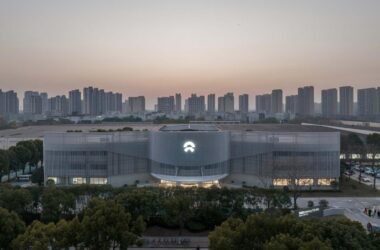 BIM Architecture at NIO Delivery Center by Kokaistudios-BIM WORLD