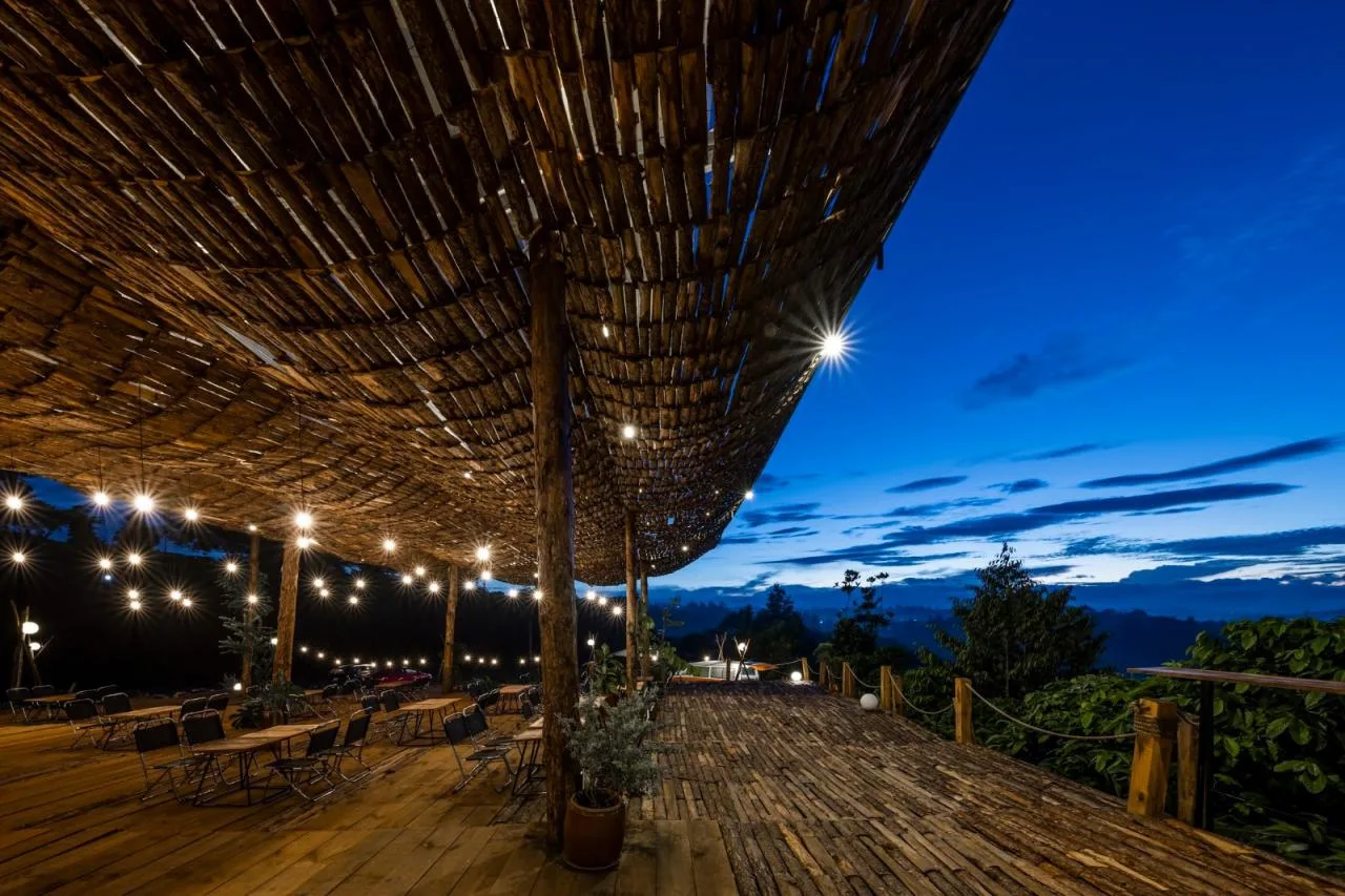BIM Architecture | Faint Look at the Sky, Ruan's Coffee/The Bloom