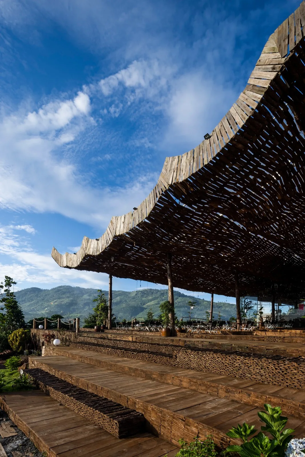 BIM Architecture | Faint Look at the Sky, Ruan's Coffee/The Bloom