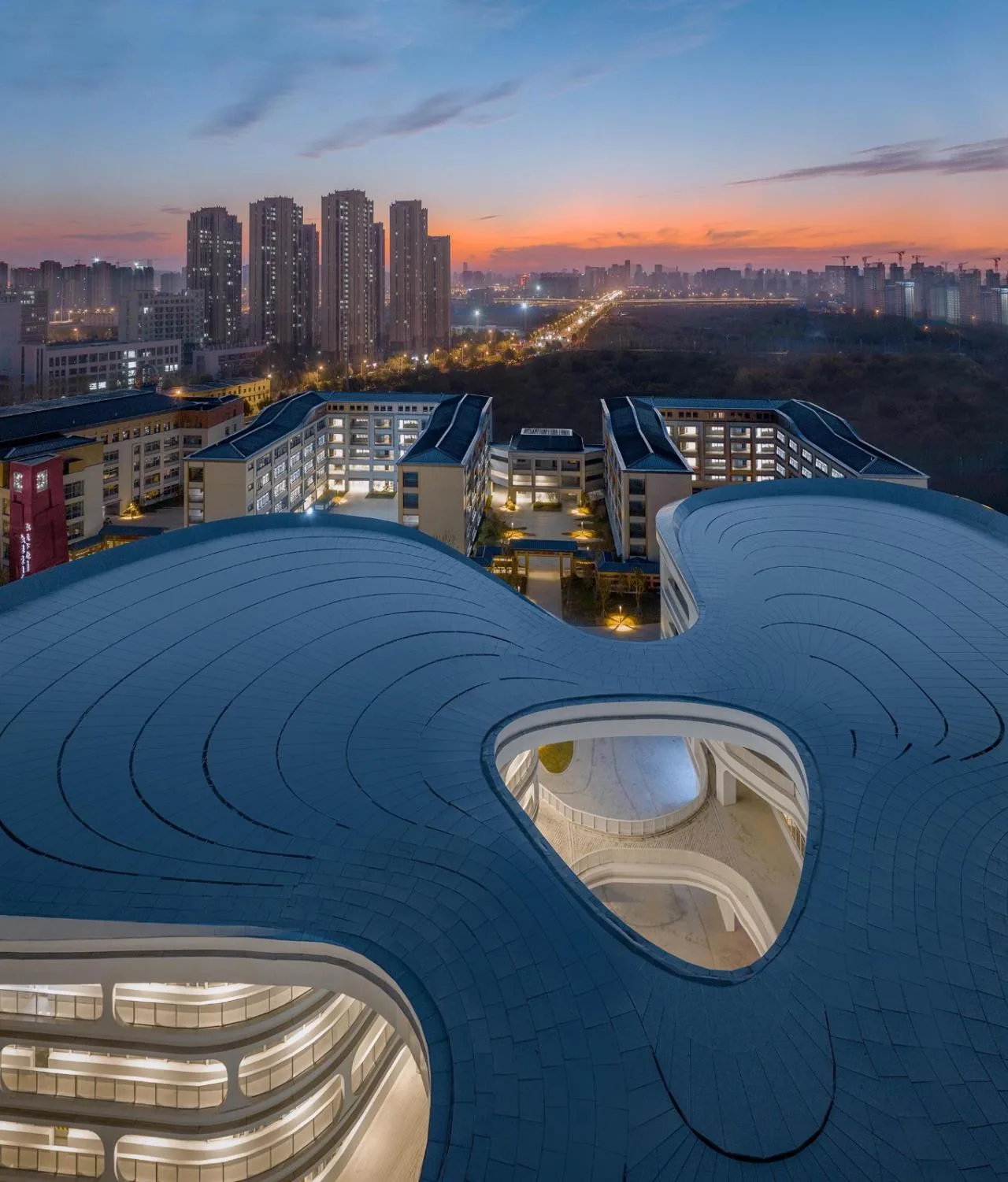 BIM Architecture | Meeting the Stars in the Sea of Yao - Hefei Yizhongdong Campus/Zhejiang University Architectural Design and Research Institute