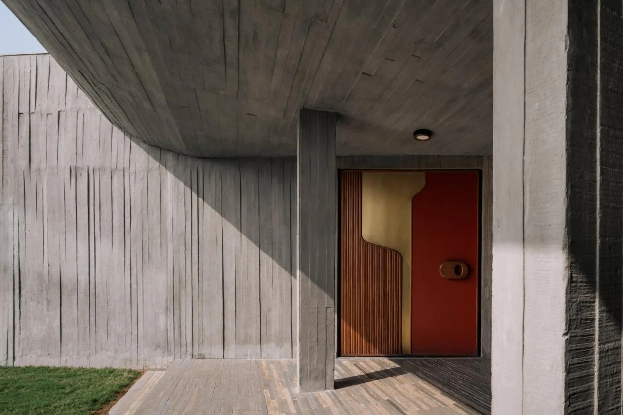 BIM Architecture | Enclosed Home/Design Ni Dukaan