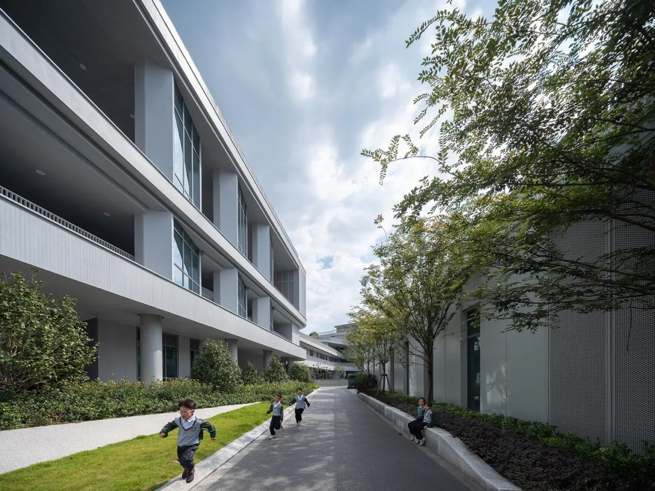 BIM Architecture | Dialogue with Childlike Hearts, Natural Paradise: Hangzhou Jiangnan Experimental School Education Group Jianghui Primary School/Zhejiang University Architectural Design and Research Institute