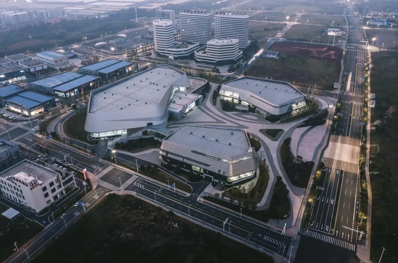 BIM Architecture | Free Dynamic Technology: Discussion on Integrated Design of Zhuzhou Auto Expo Park Trading Center/Luo Jin Studio