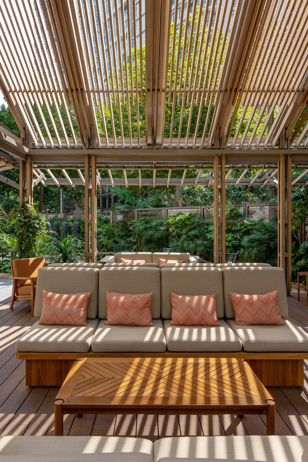 BIM Architecture | Shuangting Garden: Outdoor Space Renovation of Shanghai Sukhothai Hotel/LUKSTUDIO Studio