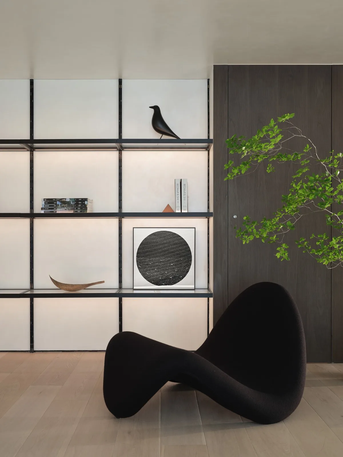 BIM building | 420 square meter duplex apartment under wutong tree: ingenious creation of "line of sight connectivity" elevated space/eight wasteland design for young families