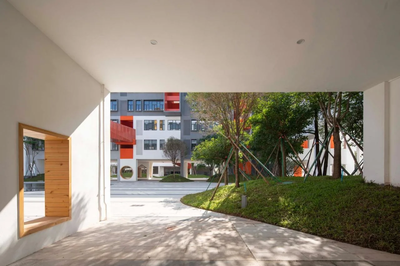 BIM Architecture | NanHai Guicheng Jingui High School/Vertical Beam Society