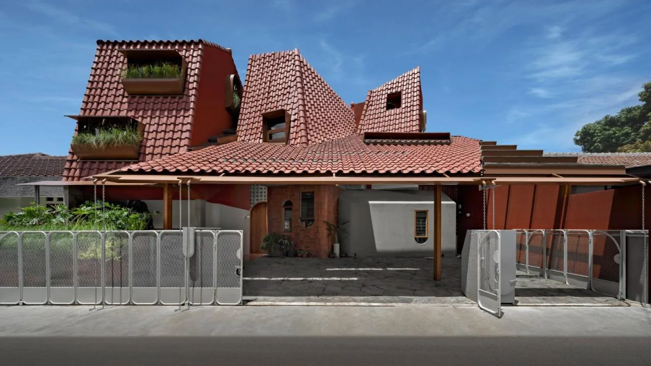 BIM Architecture | Java Rooftop+Rotating Room, Distracted House/Ismail Solehudin Architecture