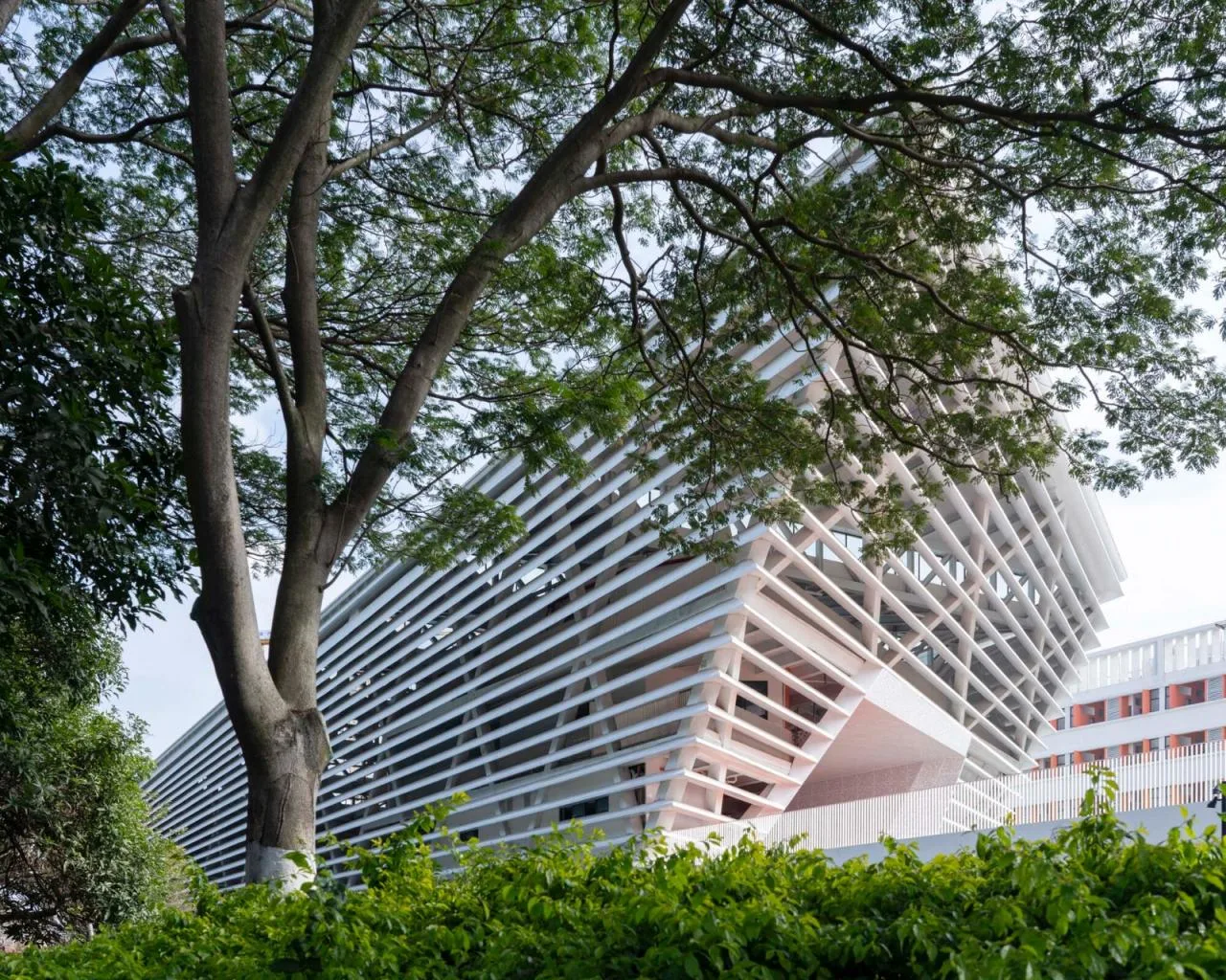BIM Architecture | NanHai Guicheng Jingui High School/Vertical Beam Society