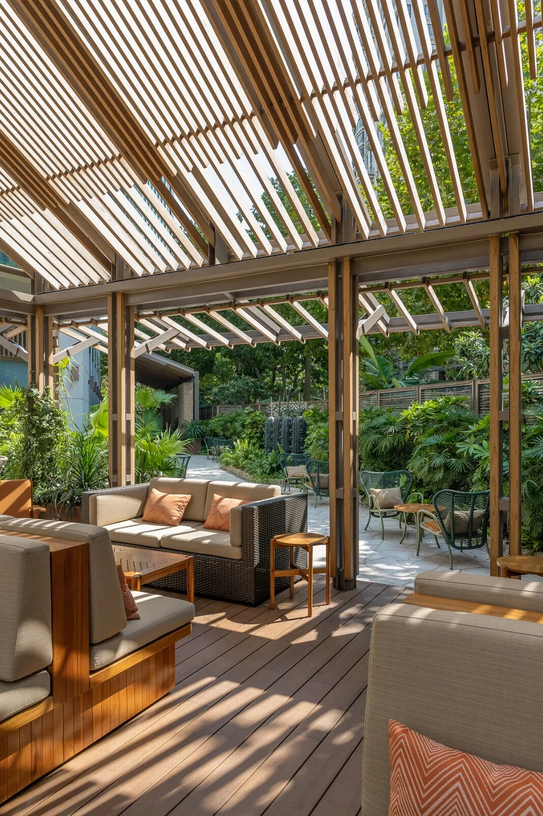BIM Architecture | Shuangting Garden: Outdoor Space Renovation of Shanghai Sukhothai Hotel/LUKSTUDIO Studio