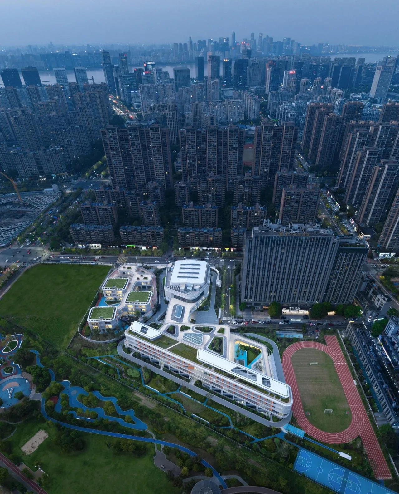 BIM Architecture | Dialogue with Childlike Hearts, Natural Paradise: Hangzhou Jiangnan Experimental School Education Group Jianghui Primary School/Zhejiang University Architectural Design and Research Institute