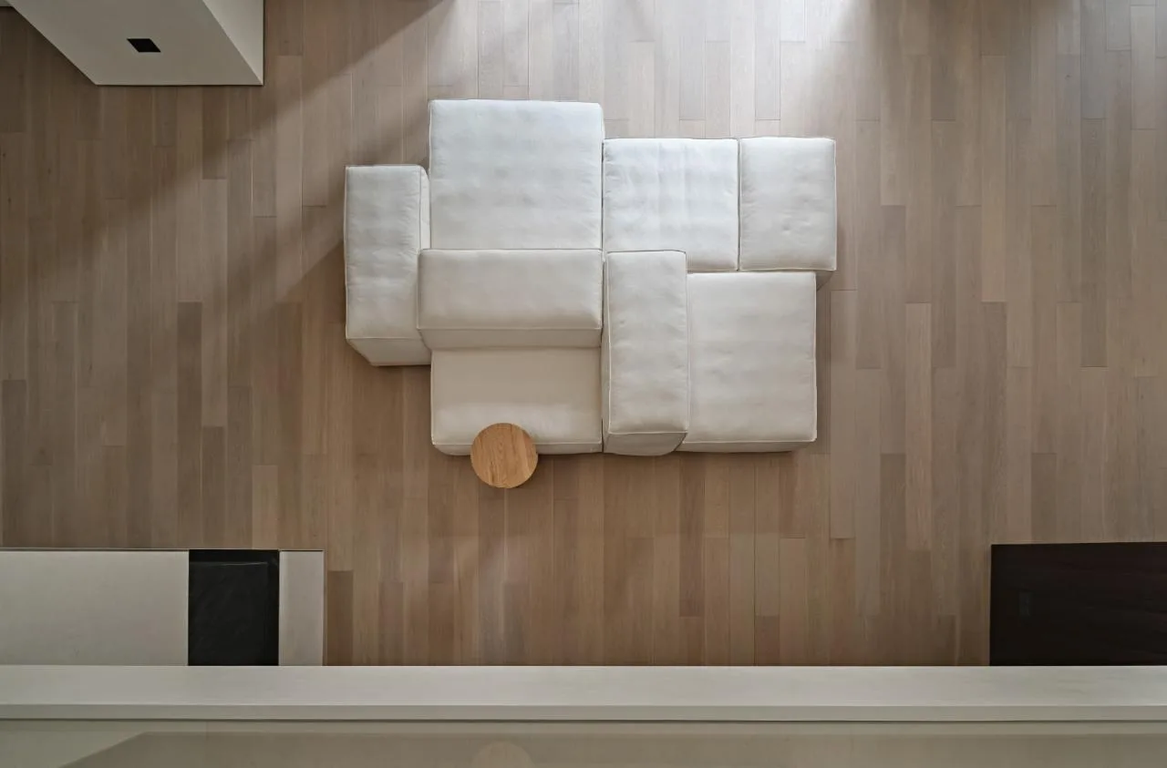 BIM building | 420 square meter duplex apartment under wutong tree: ingenious creation of "line of sight connectivity" elevated space/eight wasteland design for young families