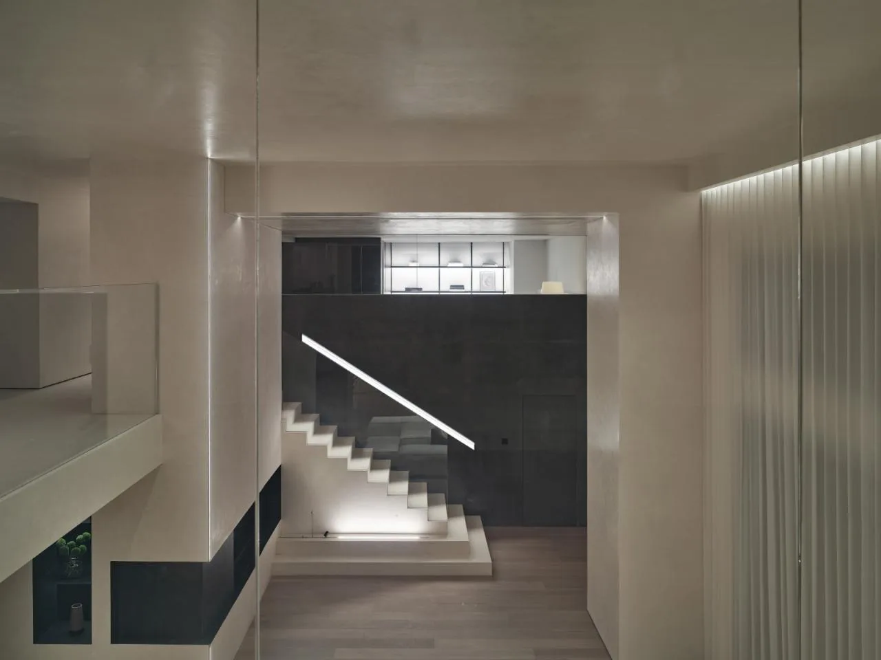 BIM building | 420 square meter duplex apartment under wutong tree: ingenious creation of "line of sight connectivity" elevated space/eight wasteland design for young families