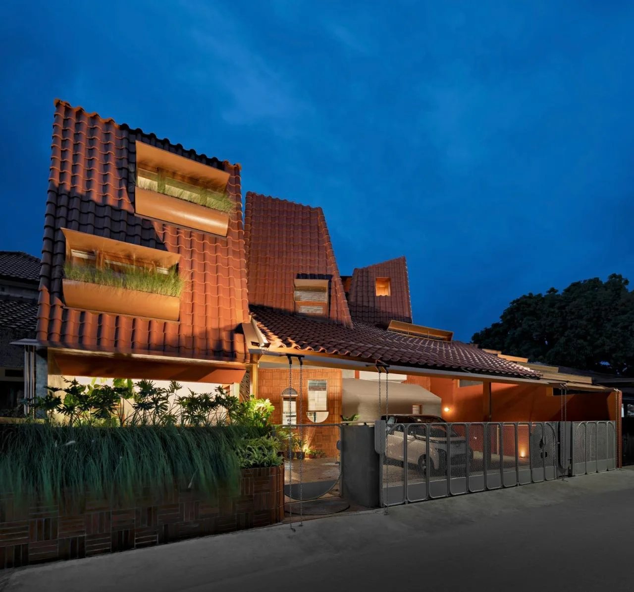 BIM Architecture | Java Rooftop+Rotating Room, Distracted House/Ismail Solehudin Architecture