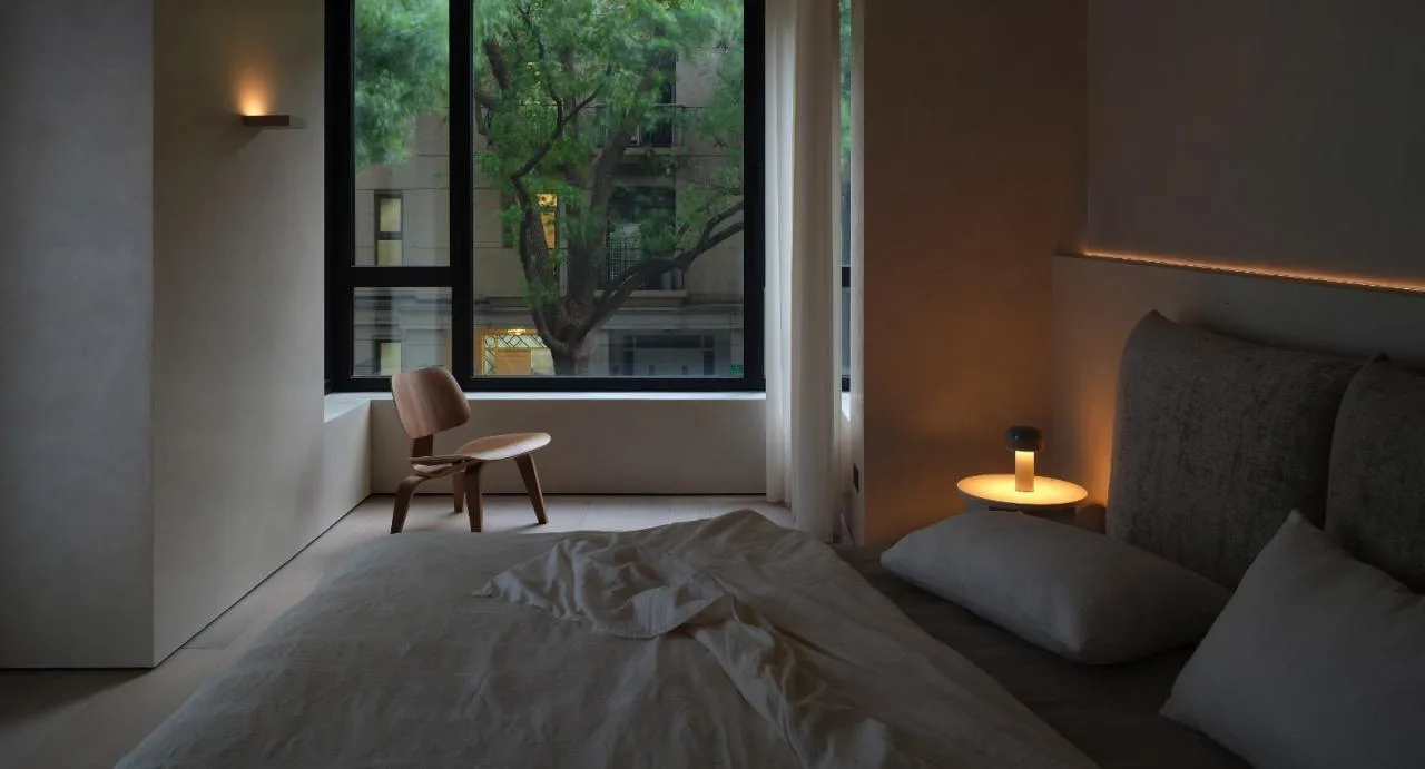 BIM building | 420 square meter duplex apartment under wutong tree: ingenious creation of "line of sight connectivity" elevated space/eight wasteland design for young families