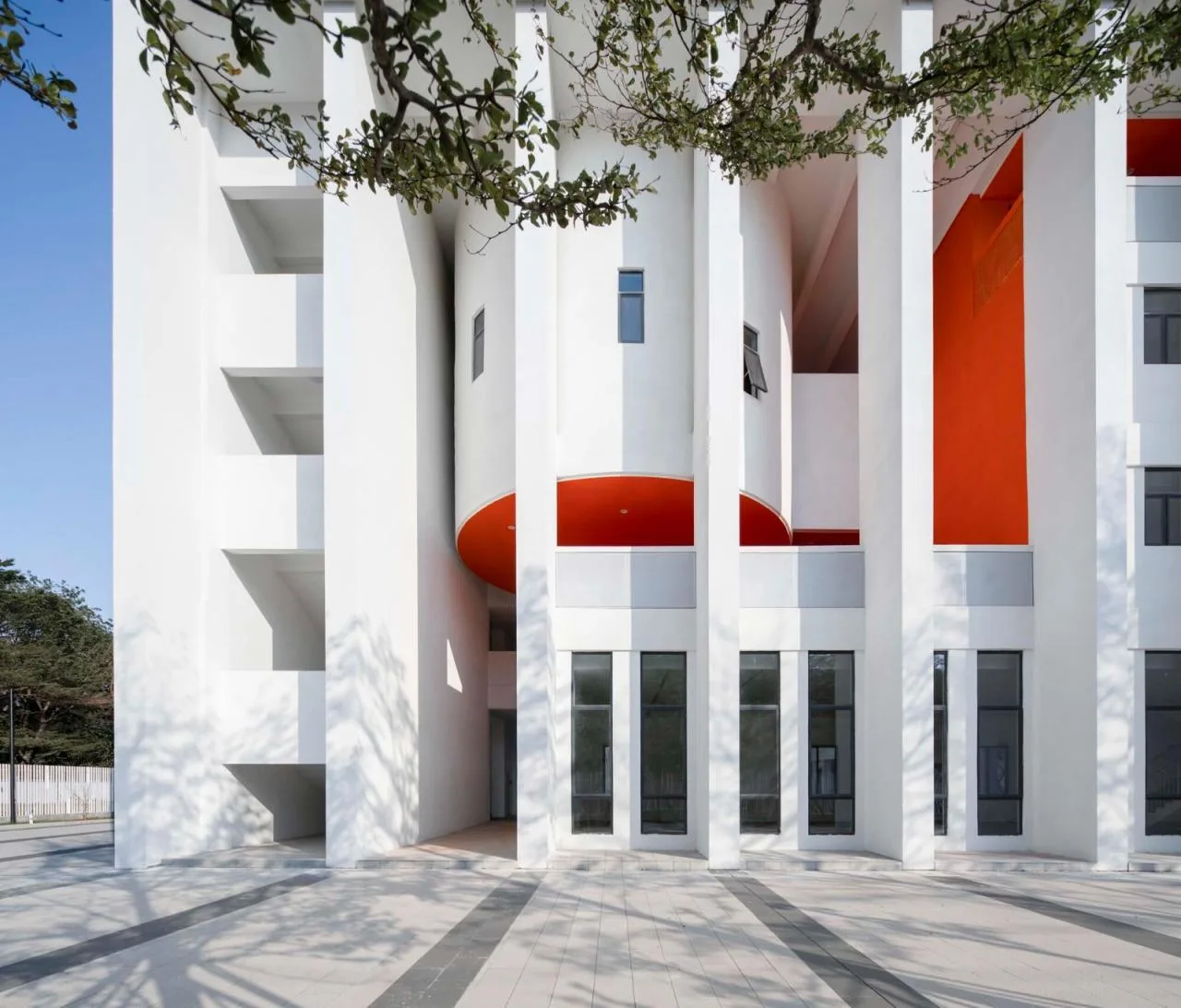 BIM Architecture | NanHai Guicheng Jingui High School/Vertical Beam Society