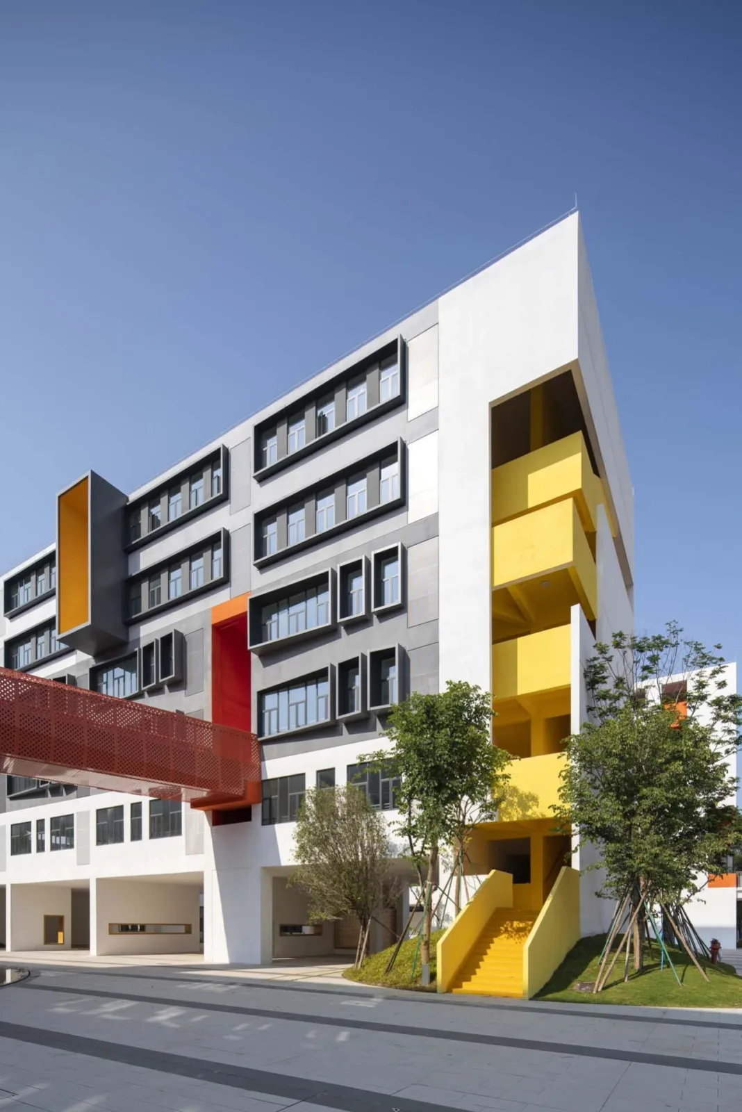 BIM Architecture | NanHai Guicheng Jingui High School/Vertical Beam Society