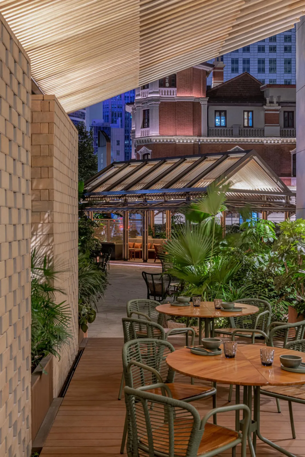 BIM Architecture | Shuangting Garden: Outdoor Space Renovation of Shanghai Sukhothai Hotel/LUKSTUDIO Studio