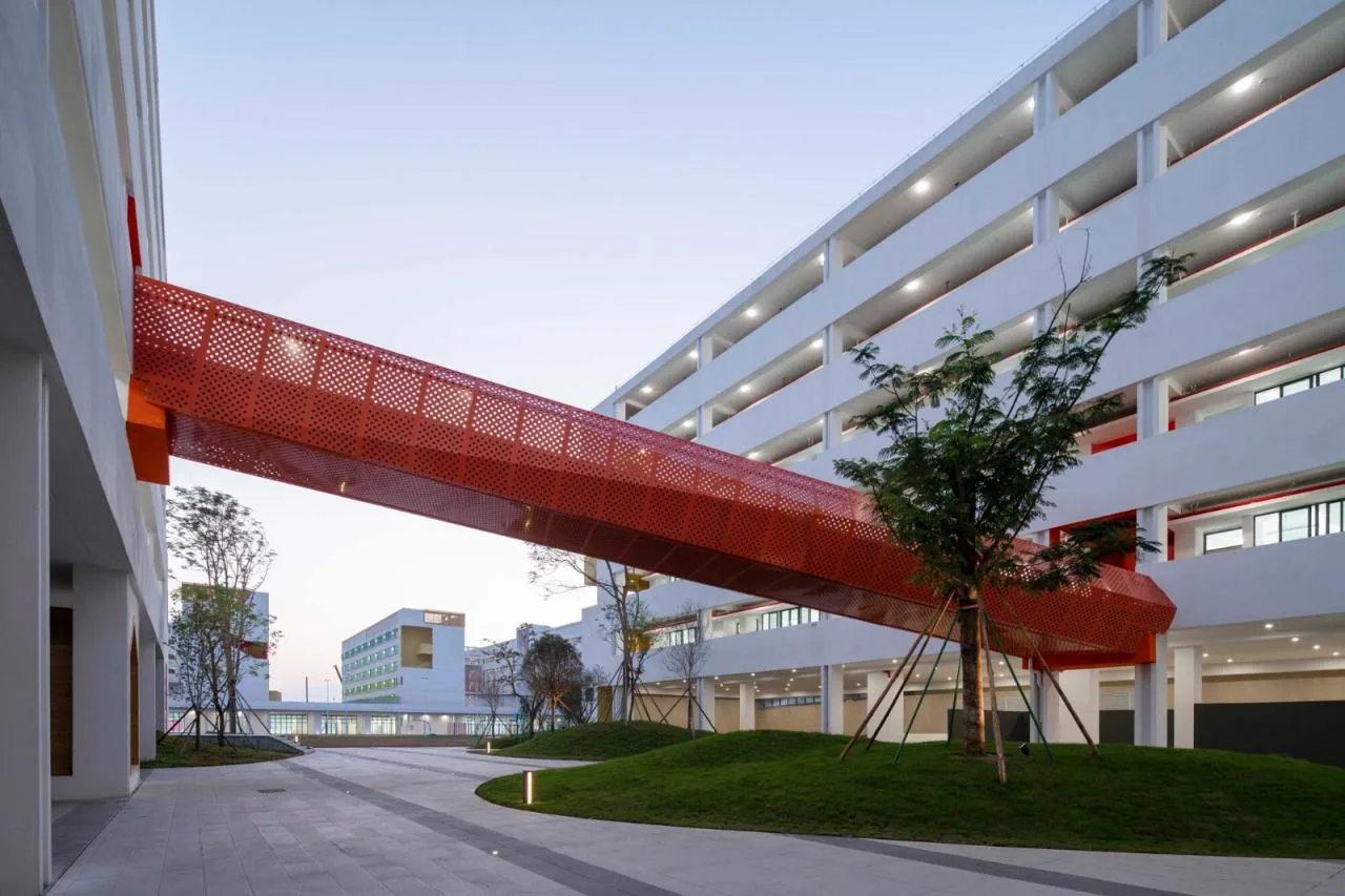 BIM Architecture | NanHai Guicheng Jingui High School/Vertical Beam Society