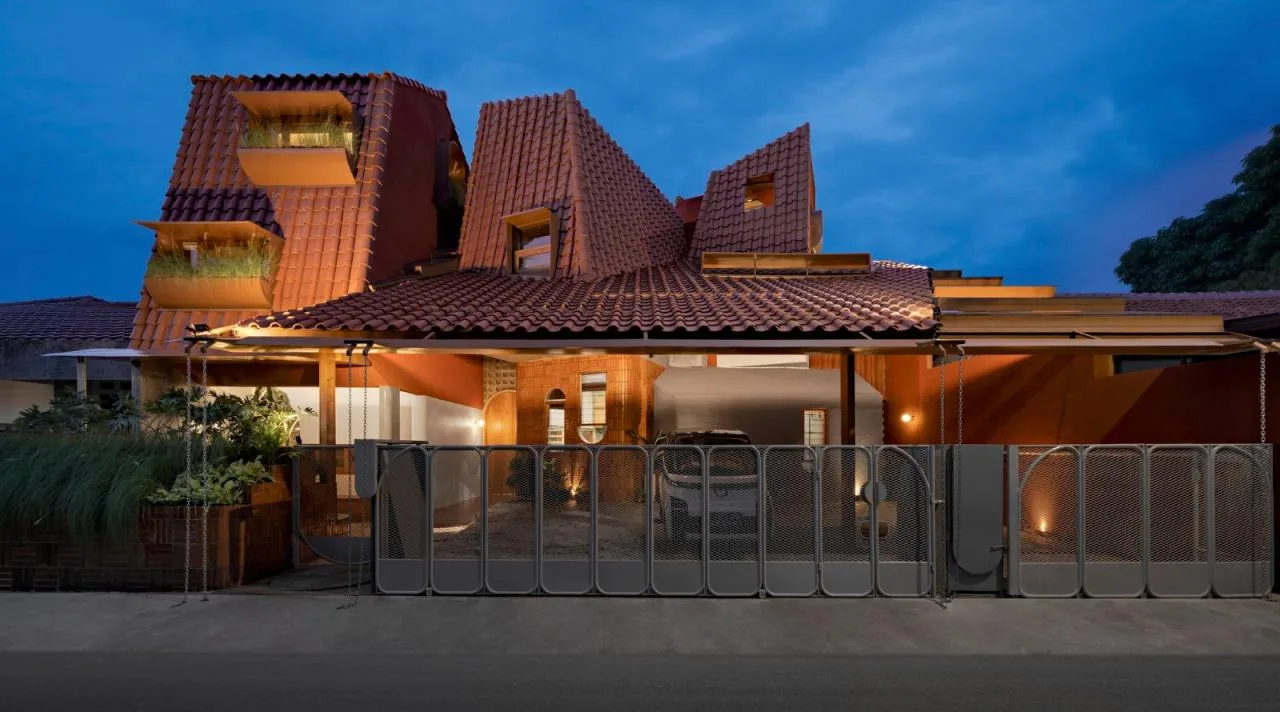 BIM Architecture | Java Rooftop+Rotating Room, Distracted House/Ismail Solehudin Architecture