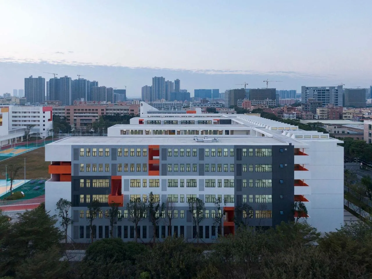 BIM Architecture | NanHai Guicheng Jingui High School/Vertical Beam Society