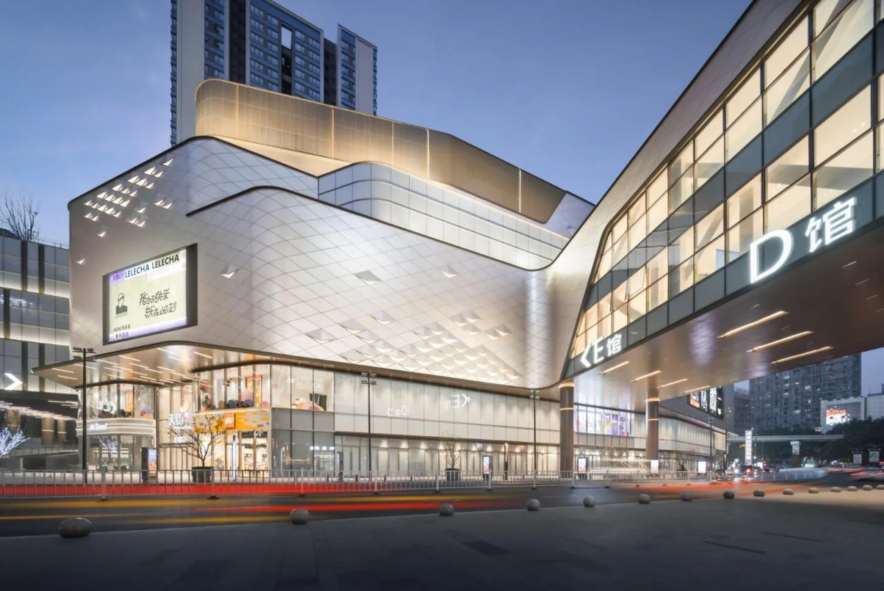 BIM Architecture | Ten Years of Construction, One Sky Street, One City: Chongqing Longhu Times Sky Street E-Hall/Chengzhi Design