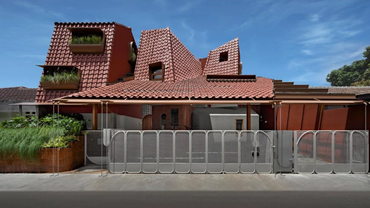 BIM Architecture | Java Rooftop+Rotating Room, Distracted House/Ismail Solehudin Architecture