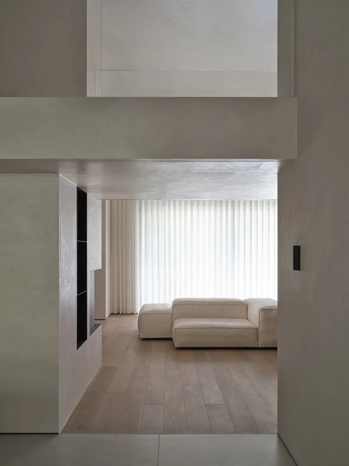 BIM building | 420 square meter duplex apartment under wutong tree: ingenious creation of "line of sight connectivity" elevated space/eight wasteland design for young families