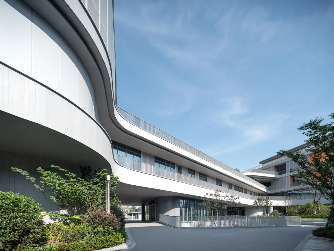 BIM Architecture | Dialogue with Childlike Hearts, Natural Paradise: Hangzhou Jiangnan Experimental School Education Group Jianghui Primary School/Zhejiang University Architectural Design and Research Institute