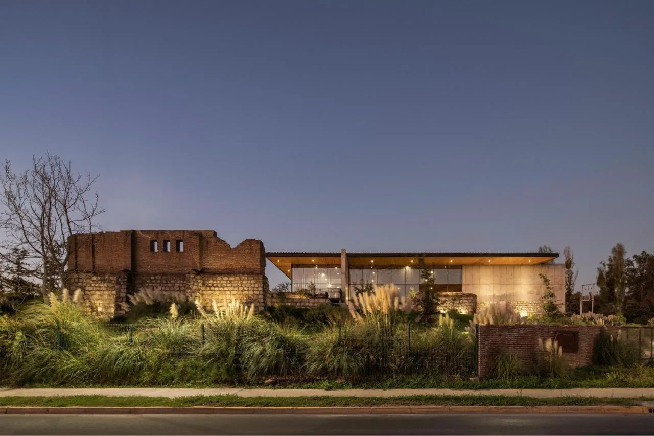 BIM Architecture | Activity Center within the City Wall/Triangular