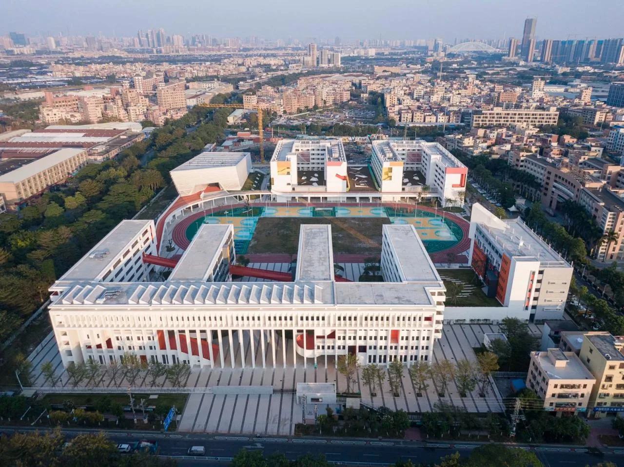 BIM Architecture | NanHai Guicheng Jingui High School/Vertical Beam Society