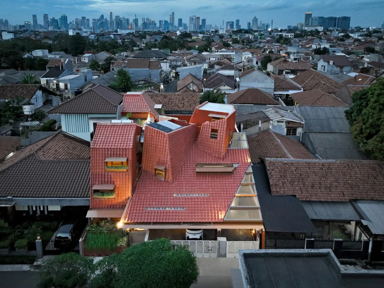 BIM Architecture | Java Rooftop+Rotating Room, Distracted House/Ismail Solehudin Architecture