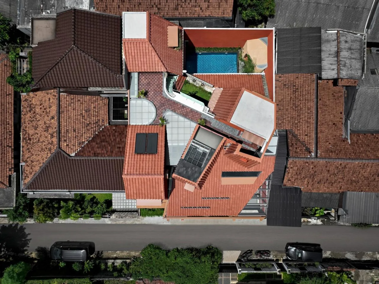 BIM Architecture | Java Rooftop+Rotating Room, Distracted House/Ismail Solehudin Architecture