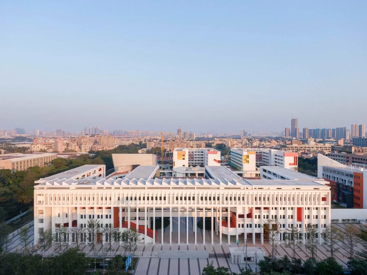 BIM Architecture | NanHai Guicheng Jingui High School/Vertical Beam Society