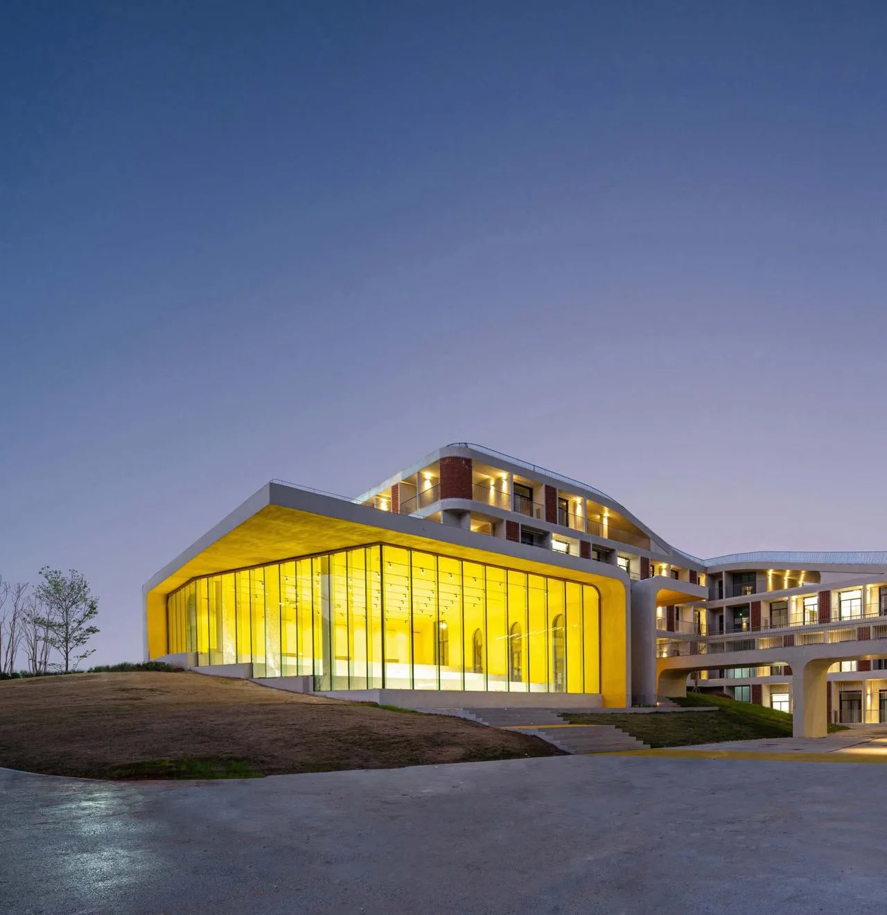 BIM Architecture | Yangtze River Delta Research Institute of University of Electronic Science and Technology of China (Quzhou) · Life Center/Tongji Institute Sifang Institute Innovation Design Center