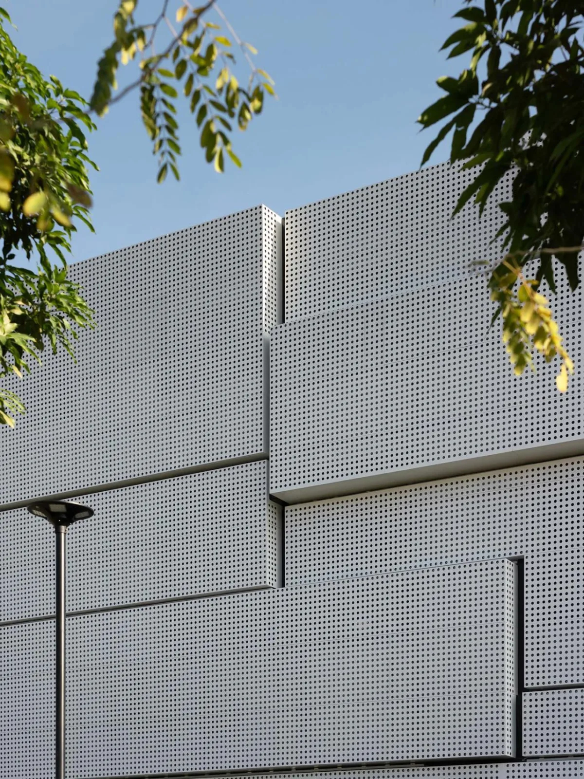 BIM Architecture | BMW Qianhai Customer Experience Center/Zhu Haibo Architectural Design Firm