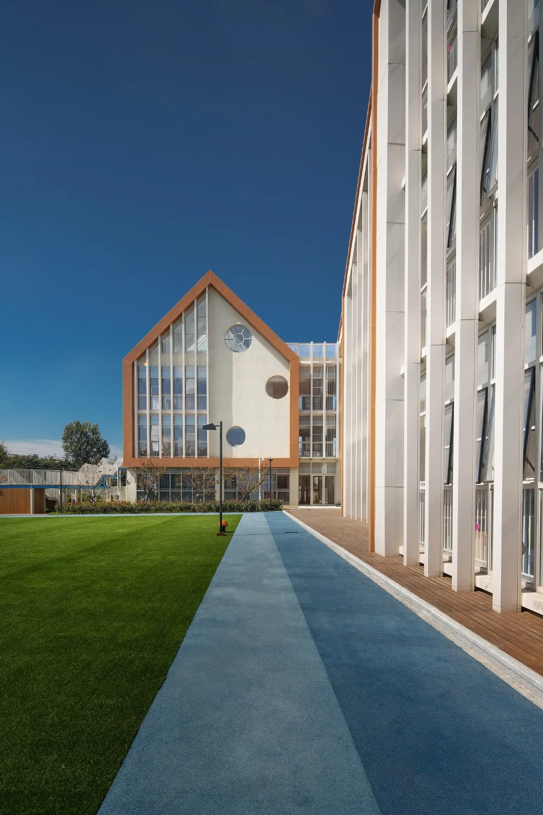 BIM Architecture | Mountain Fuji Unlimited Kindergarten/Deca Architectural Design Center