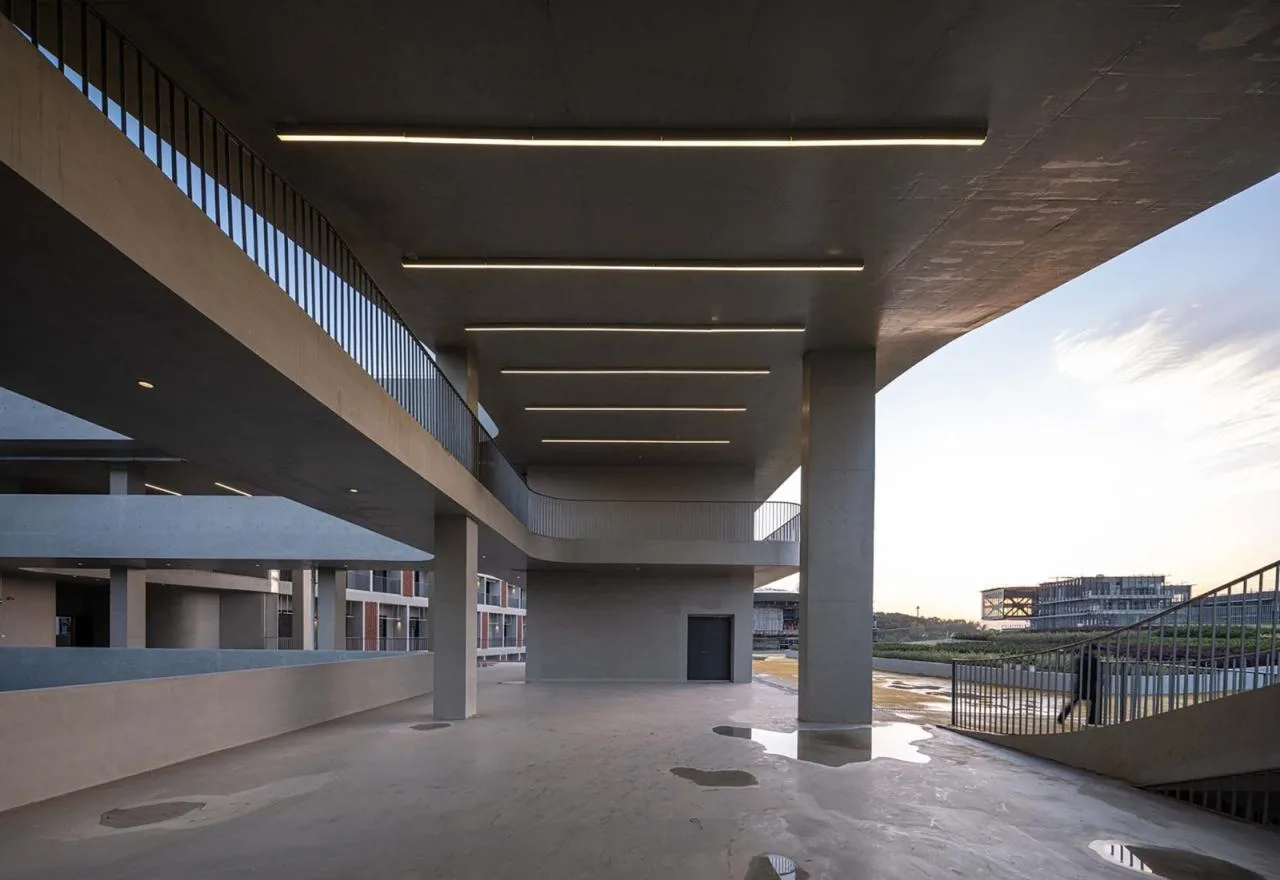 BIM Architecture | Yangtze River Delta Research Institute of University of Electronic Science and Technology of China (Quzhou) · Life Center/Tongji Institute Sifang Institute Innovation Design Center