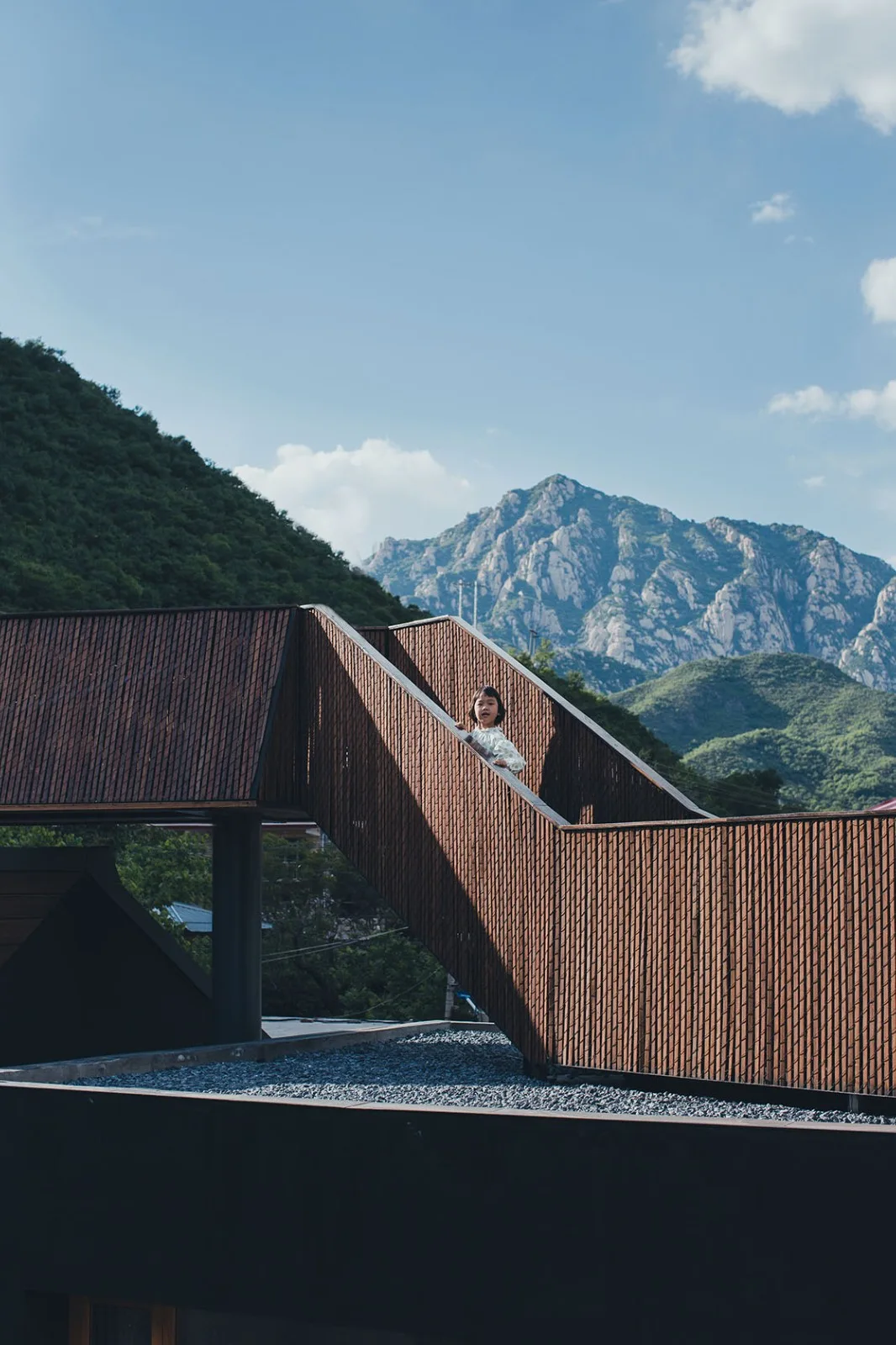 BIM Architecture | Xiaoxi Homestay: Chaos is Staircase/Large Building Materials