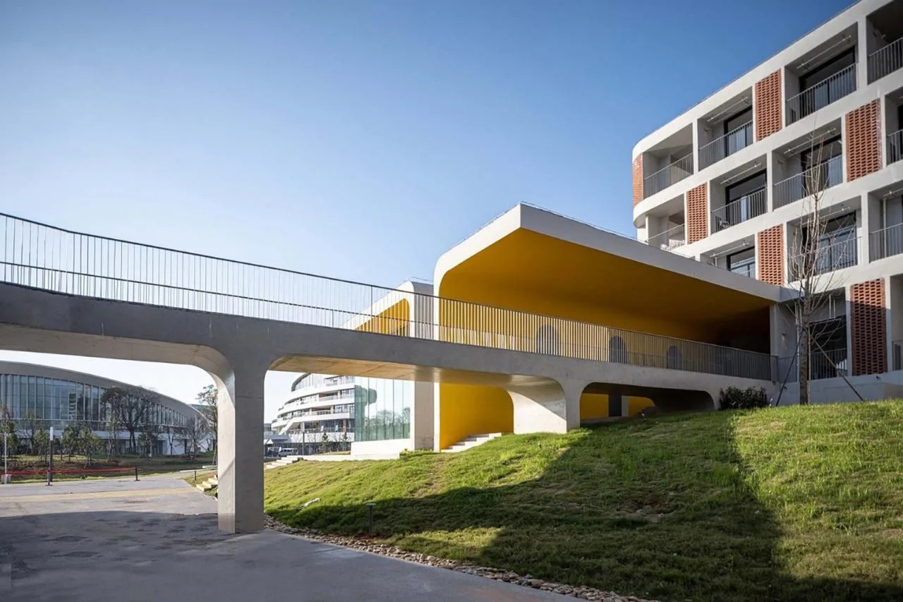 BIM Architecture | Yangtze River Delta Research Institute of University of Electronic Science and Technology of China (Quzhou) · Life Center/Tongji Institute Sifang Institute Innovation Design Center