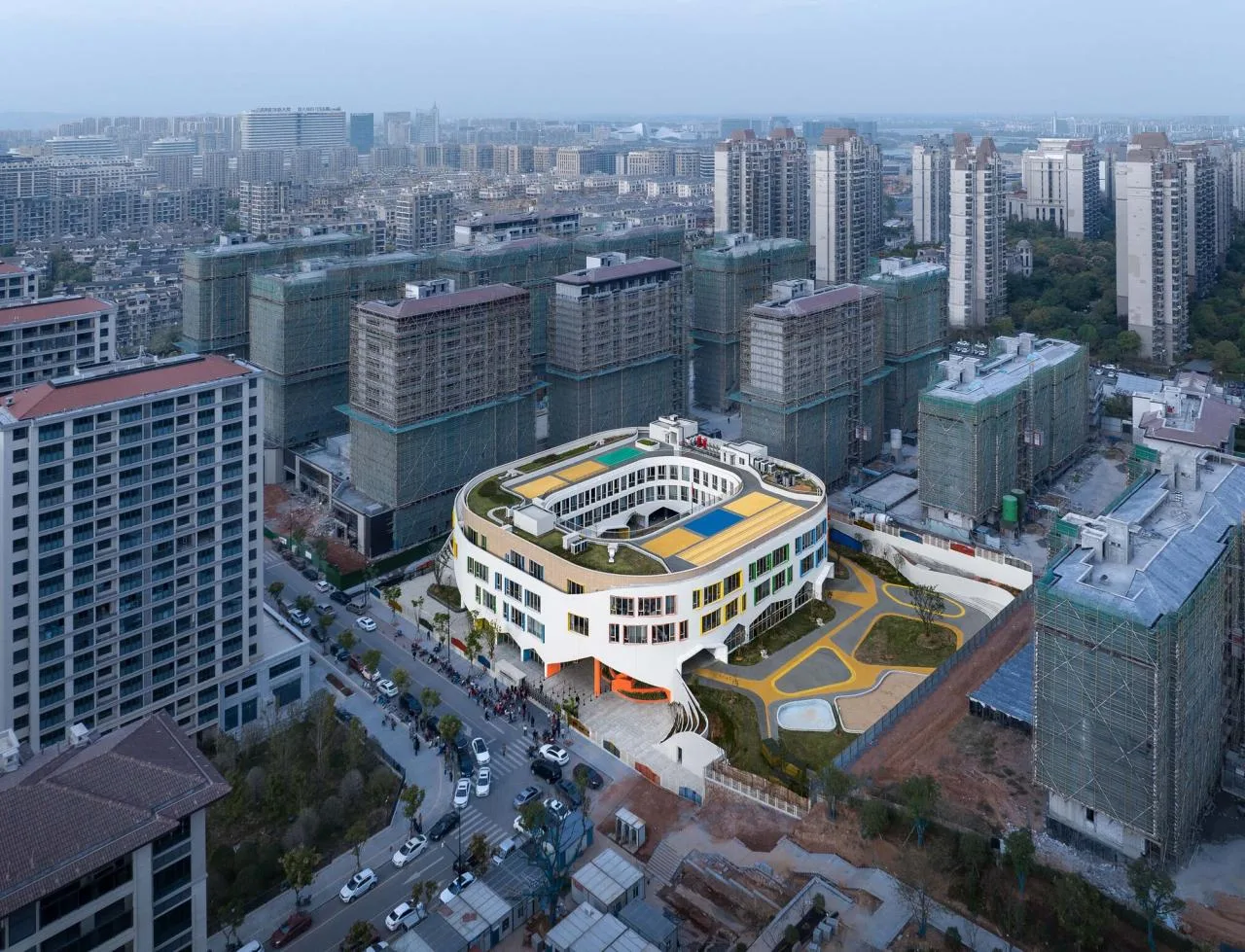 BIM Architecture | Quzhou Kecheng District Teacher Kindergarten/01 City