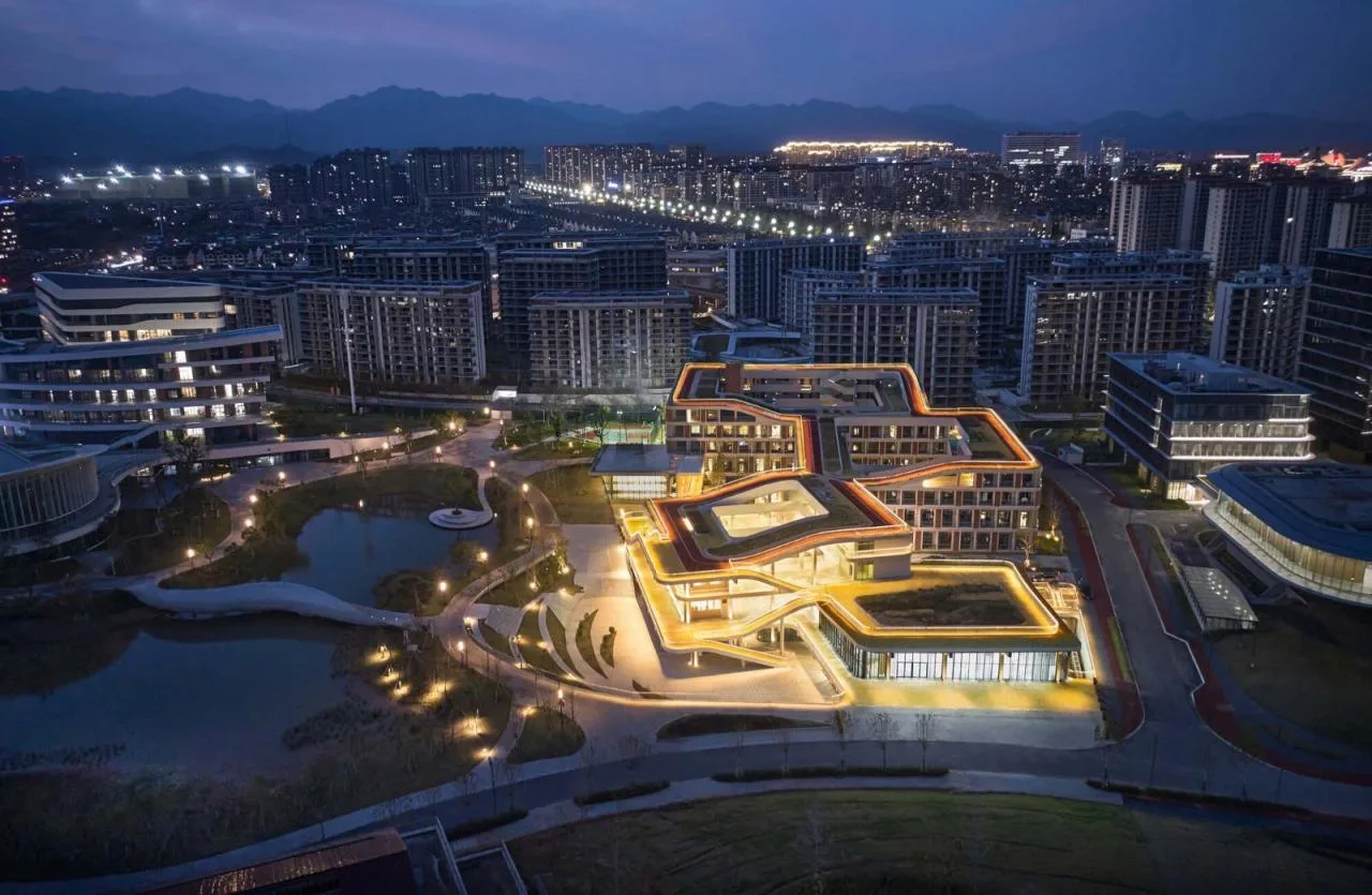 BIM Architecture | Yangtze River Delta Research Institute of University of Electronic Science and Technology of China (Quzhou) · Life Center/Tongji Institute Sifang Institute Innovation Design Center