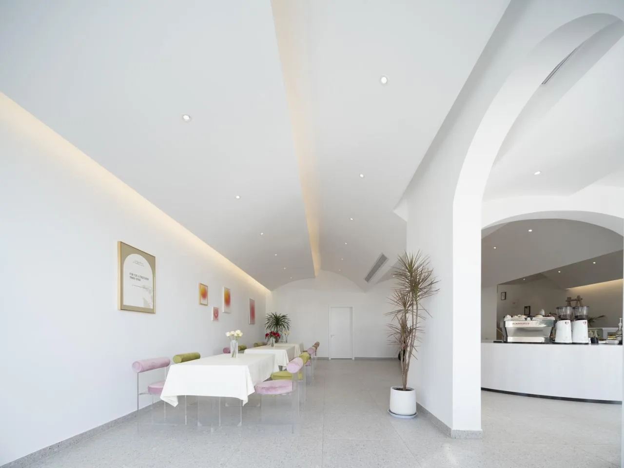 BIM architecture | Holiday dining bar/flat design by the lakeside highway