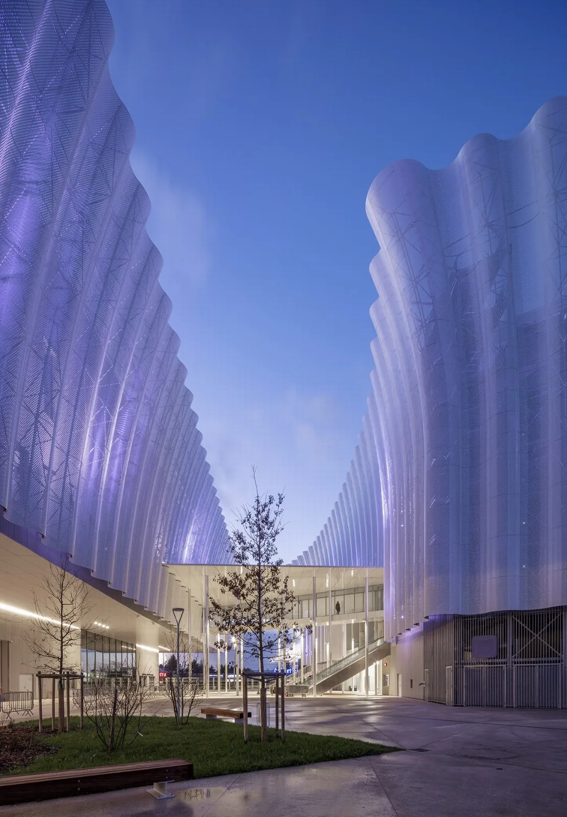 BIM Architecture | Transparent 'Coat', CO'Met Sports Center/CMA+FMS+Populus