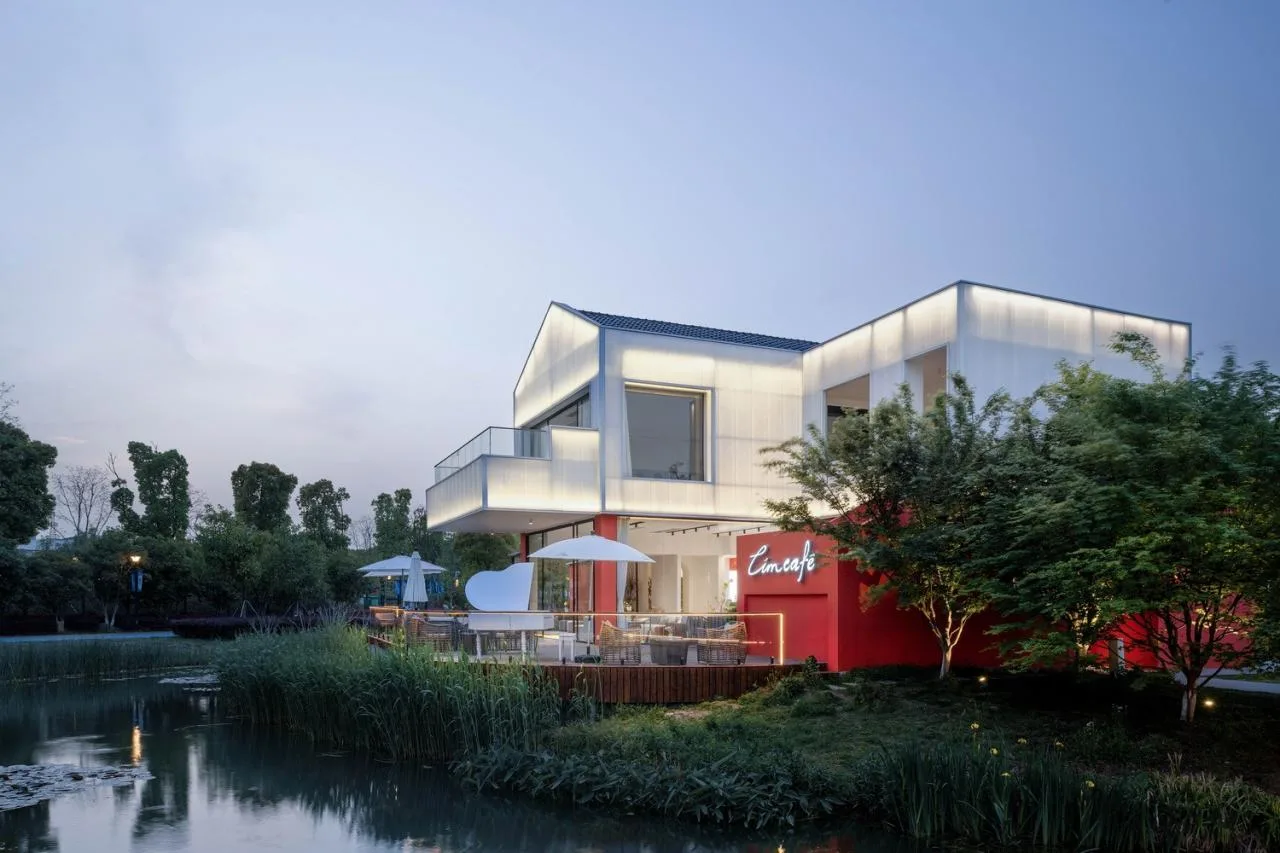 BIM architecture | Coffee shop by the ancient canal/some architecture